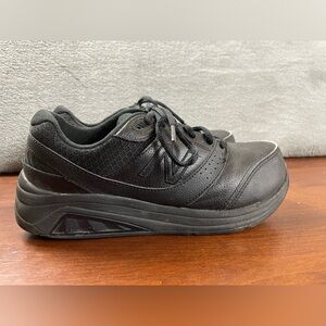 New Balance 928v2 Women's Size 7 D Wide Black Sneakers Shoes WW928BK2 Used